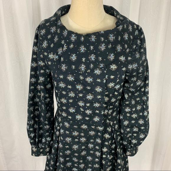 Retro vintage style floral coat with plaid lining - Picture 2 of 16